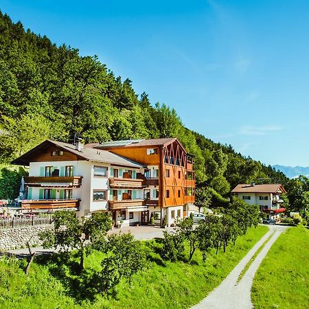 Gasthof Hotel Woehrmaurer เฟลด์ทูร์นส์ ภายนอก รูปภาพ