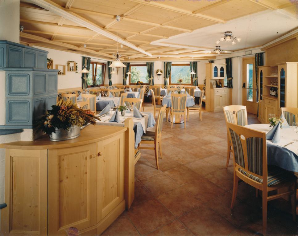 Gasthof Hotel Woehrmaurer เฟลด์ทูร์นส์ ภายนอก รูปภาพ