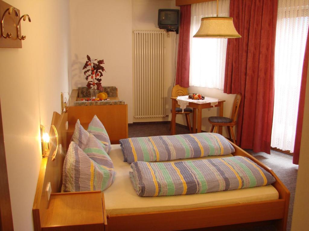Gasthof Hotel Woehrmaurer เฟลด์ทูร์นส์ ห้อง รูปภาพ